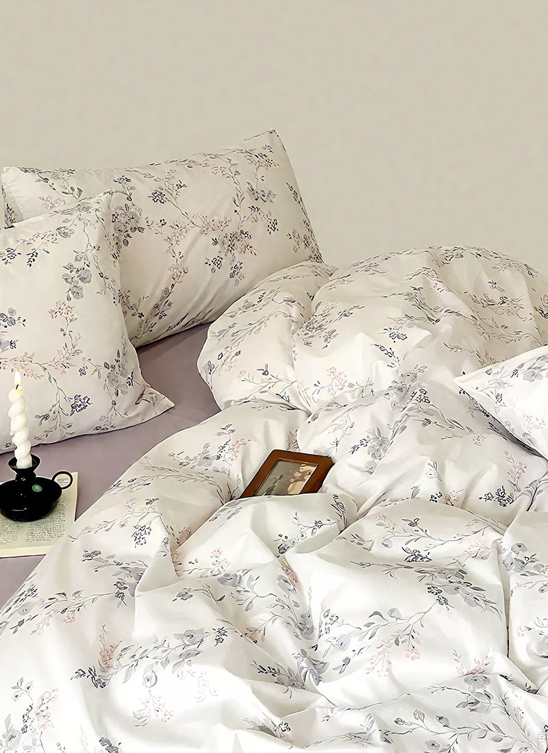 Premium British Cotton Luxury Bedding Ensemble with Contemporary Floral Embroidery & Artistic Brushstroke Design