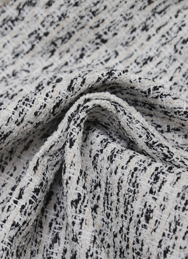 ‌Rustic Snowfleece Drapes: Nature's Cozy Embrace