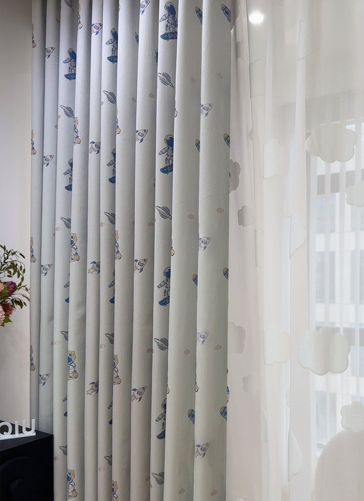Dreamland Adventure Curtains：Whimsical Adventures for Little Ones' Rooms