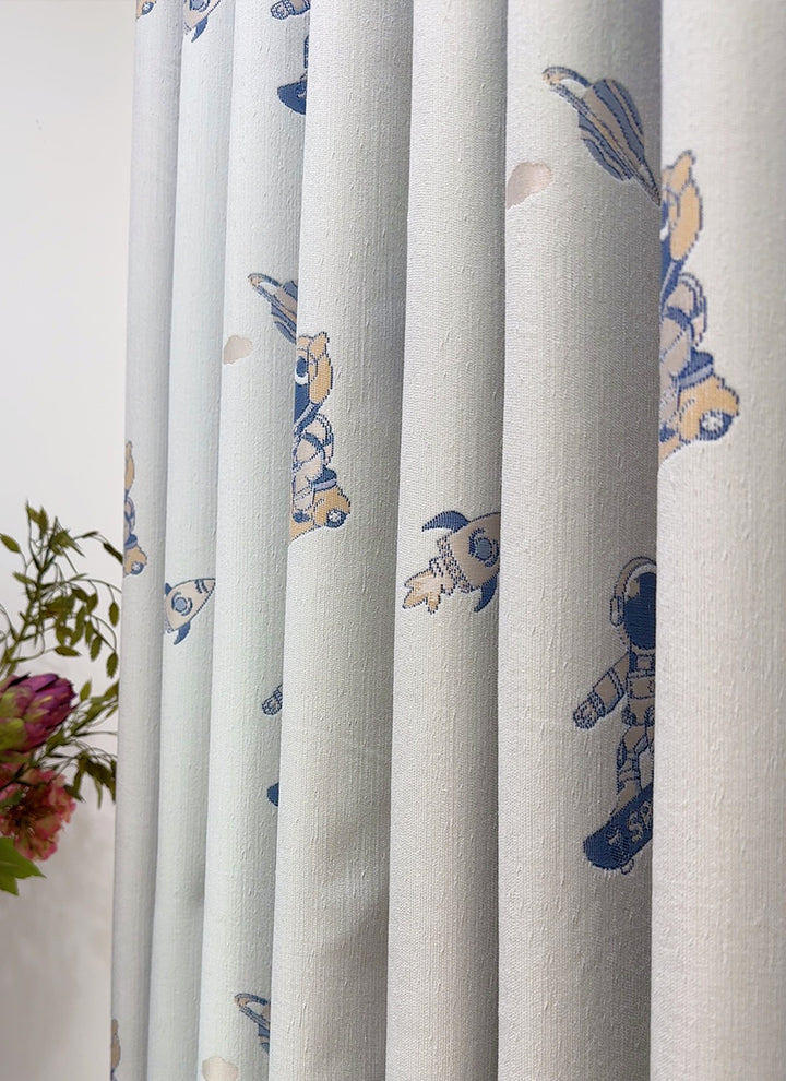 Dreamland Adventure Curtains：Whimsical Adventures for Little Ones' Rooms