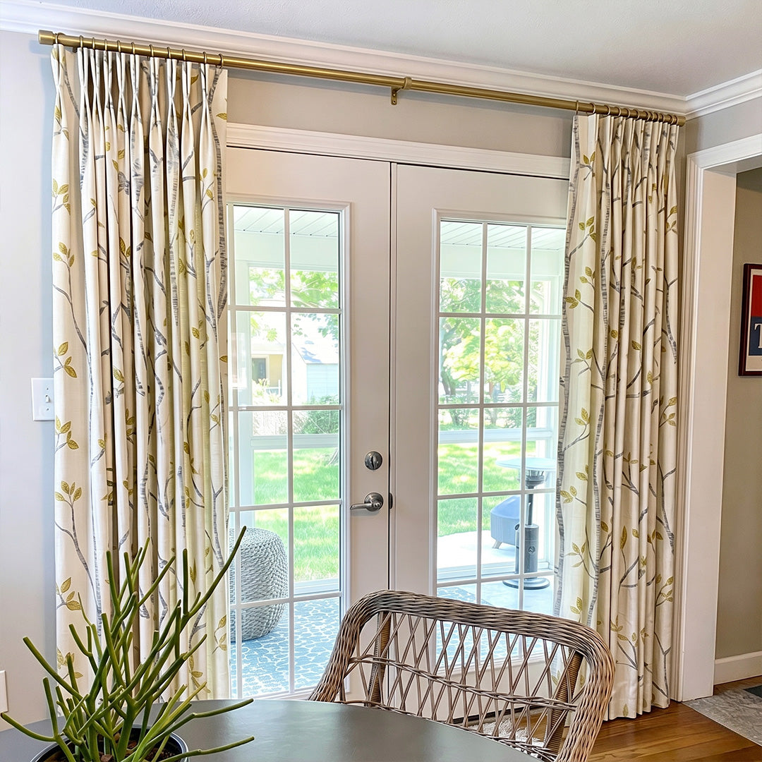 Hugmoom Country Floral Drapery – Pleated Blackout Curtains for Bright Sliding Glass Door Windows (US, UK, EU)